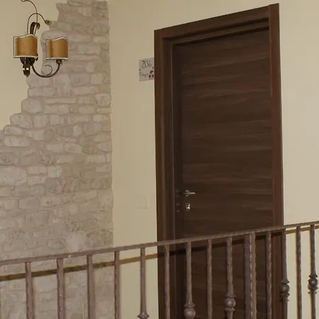 Mimi Hotel
